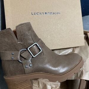 Lucky Brand Women's Brown Ankle Booties